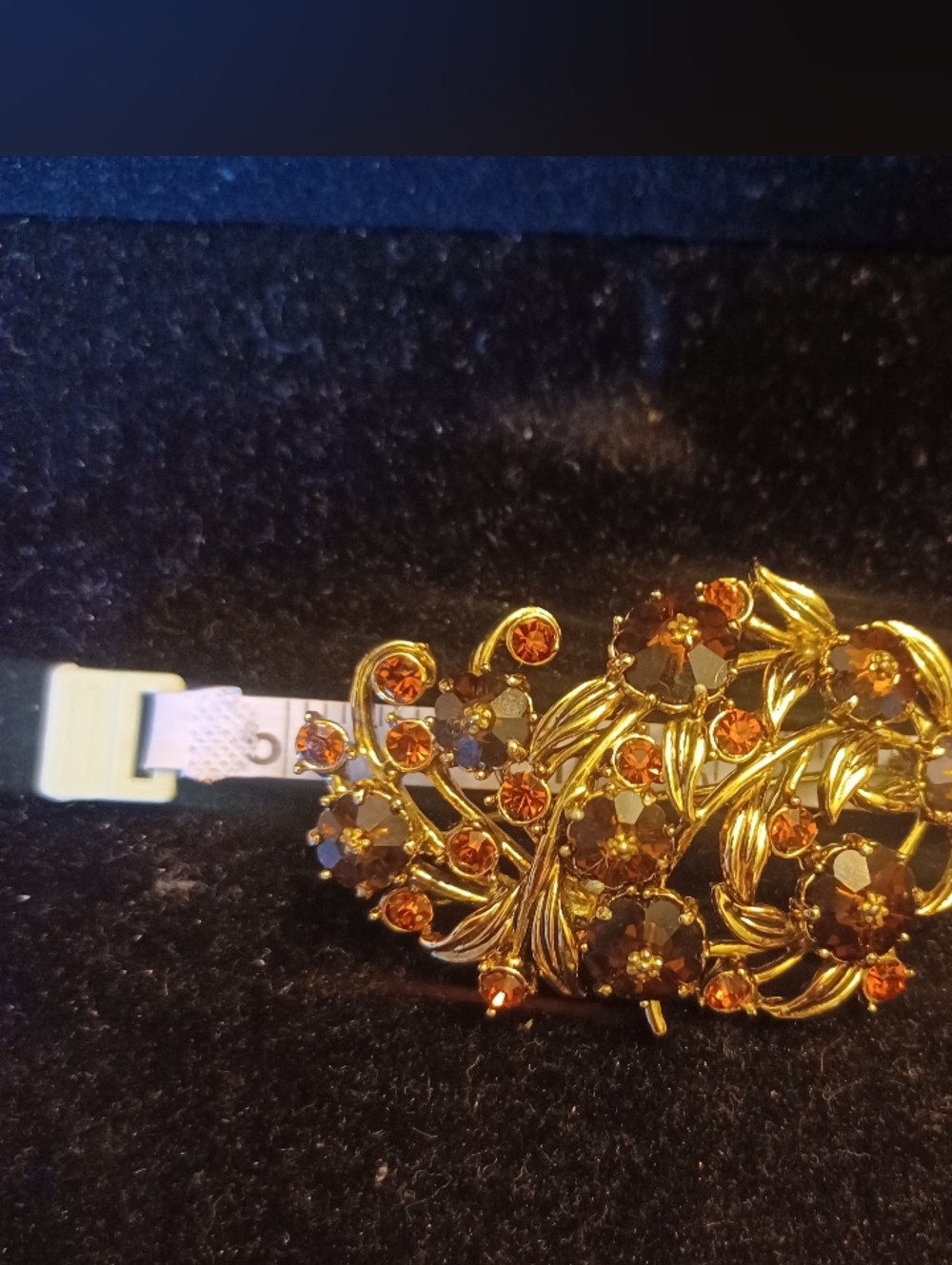 Hollycraft Brooch - Picture 5 of 5